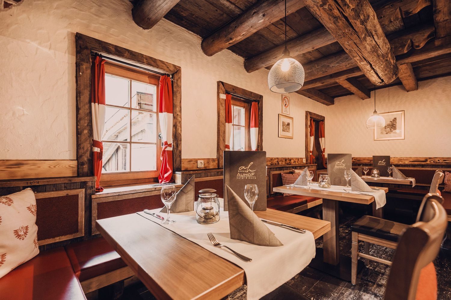 Außenansicht SC Auhof im Schnee