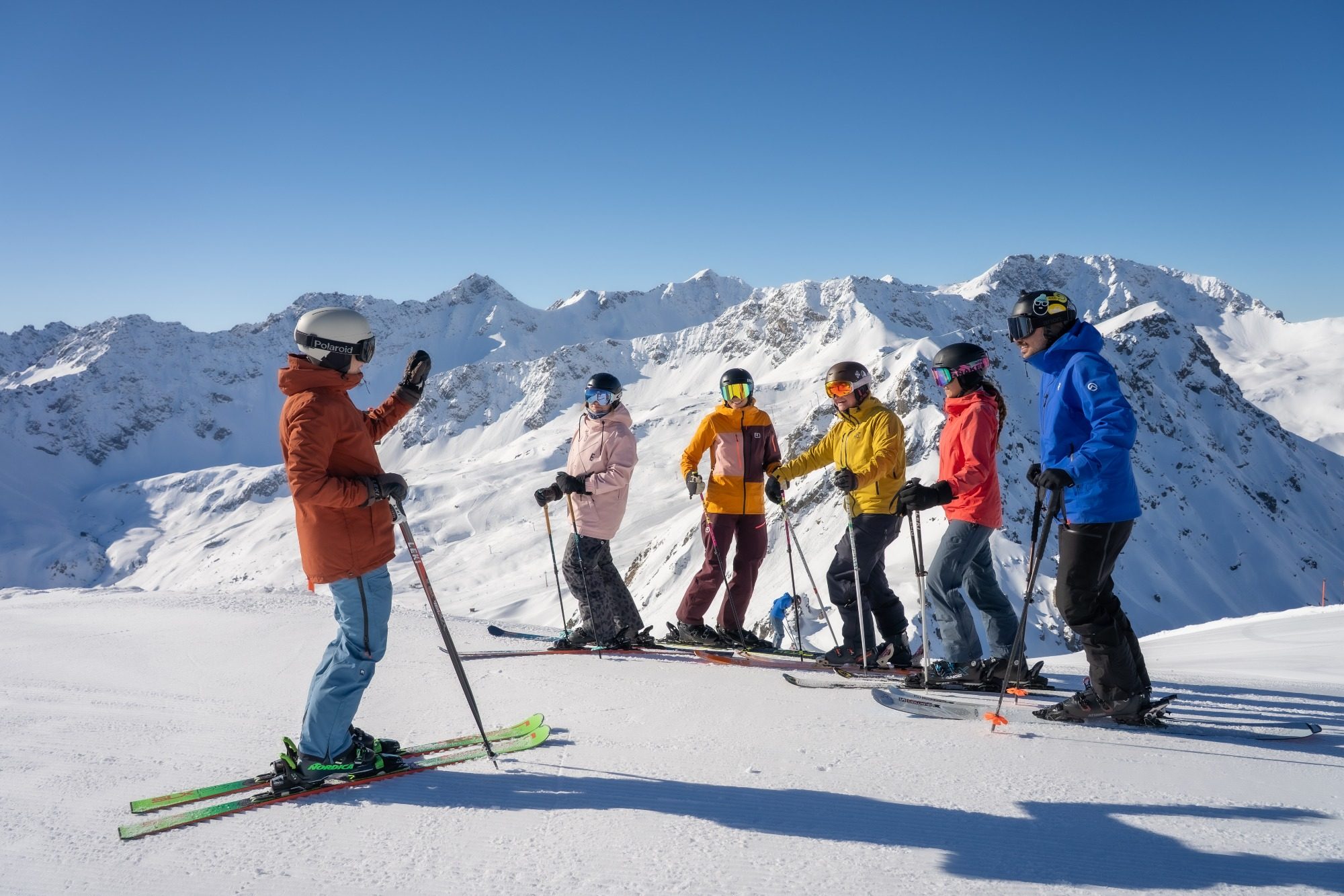 Gruppe Skifahrer
