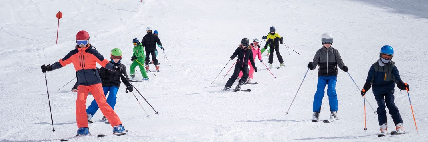 Skigruppe auf der Piste