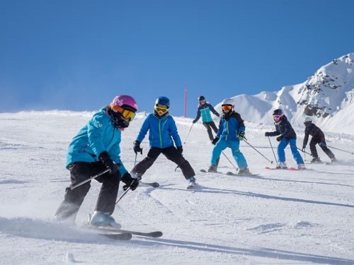 Gemeinsam Skifahren lernen