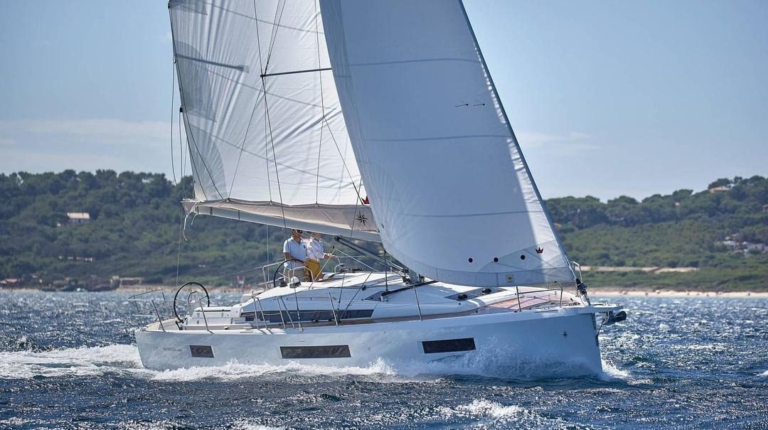 Segelboot Sun Odyssey 440 von außen