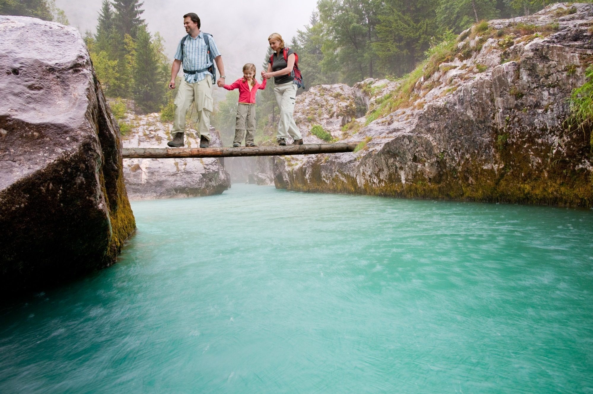 Menschen kurz vor der Raftingtour