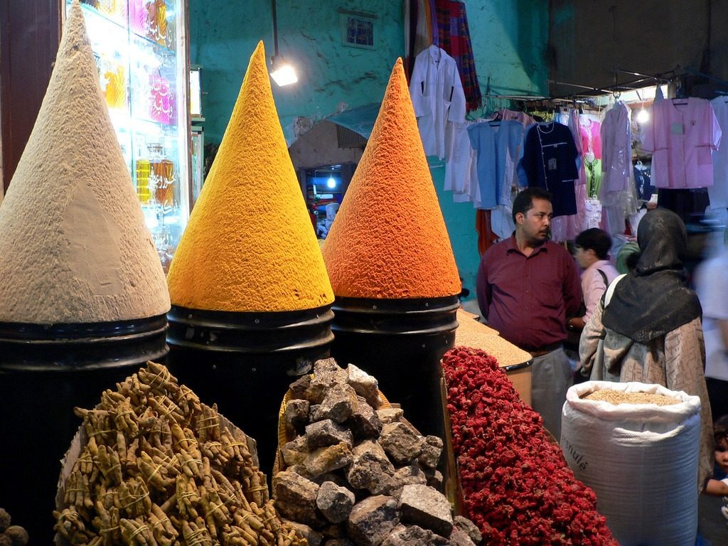 Gewürze auf einem Markt