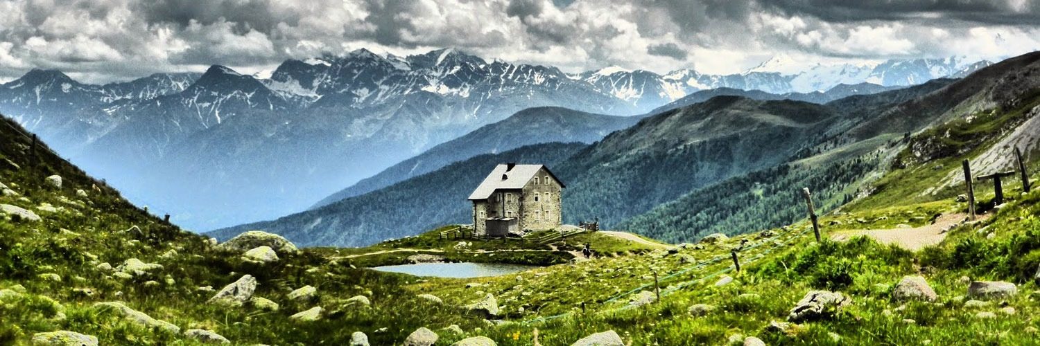 Kleines Haus auf dem Berg