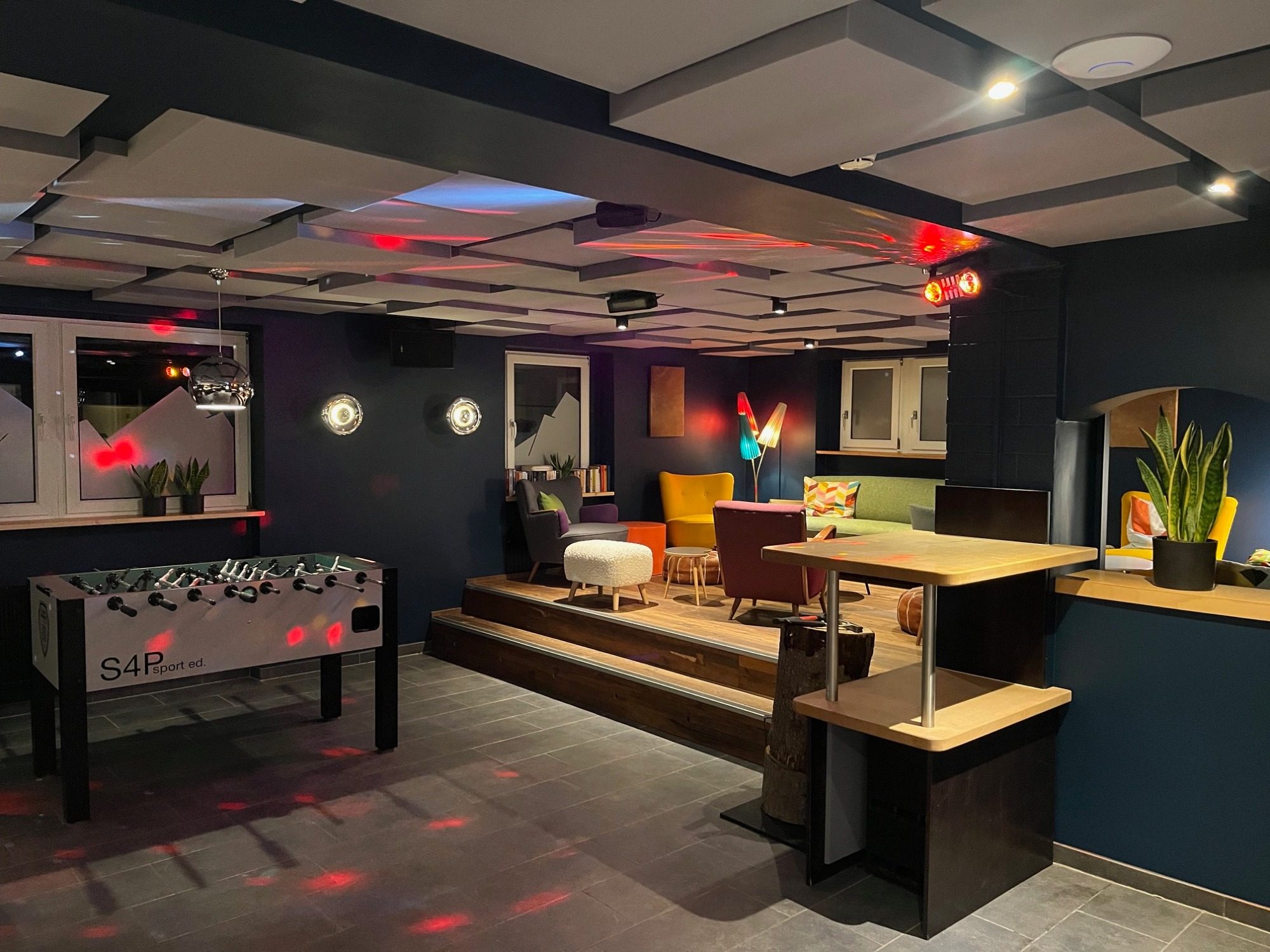 Abende mit Discokugel in der Almrauschbar