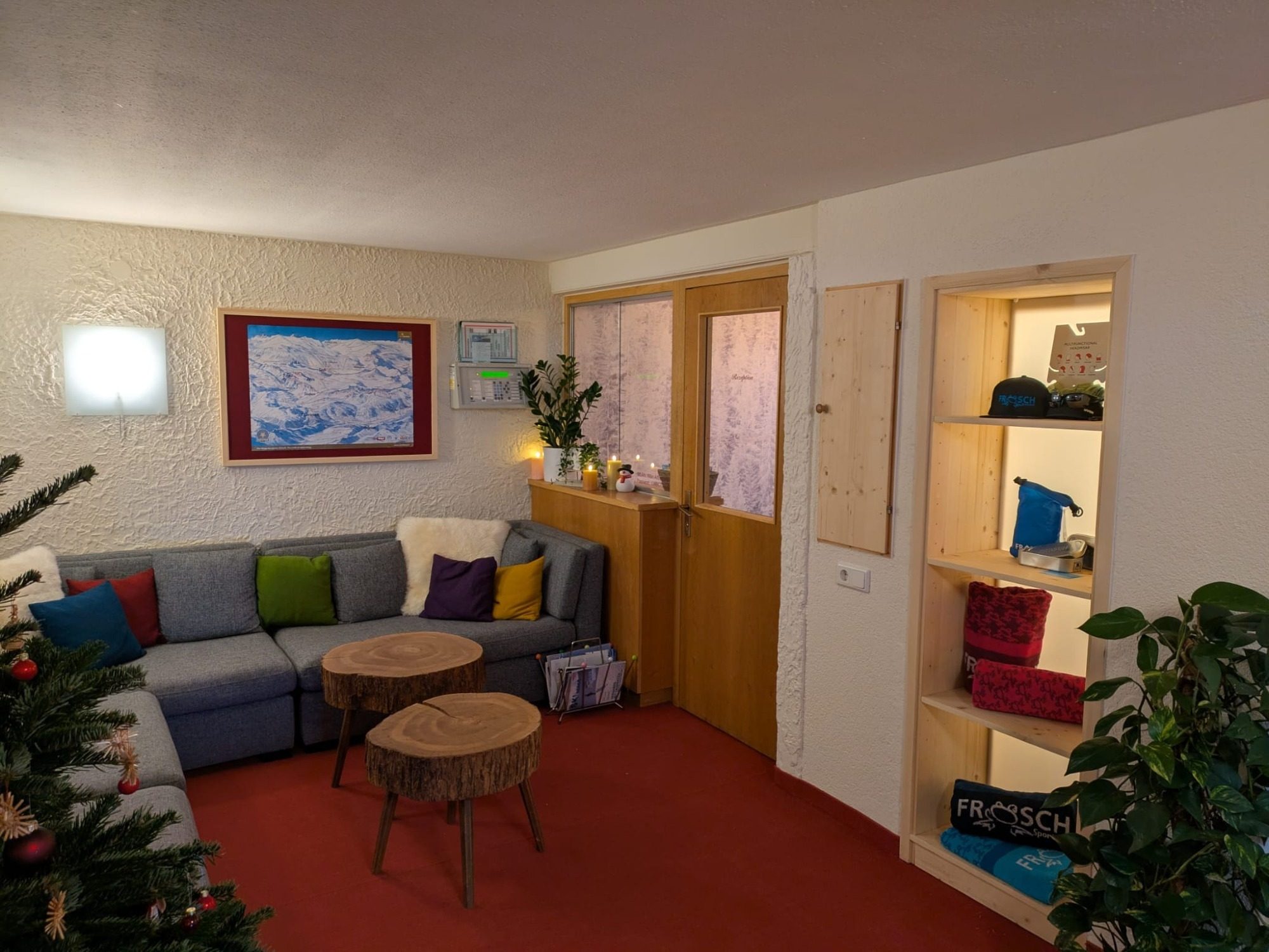 Der gemütliche Rezeptionsbereich im Sportclub