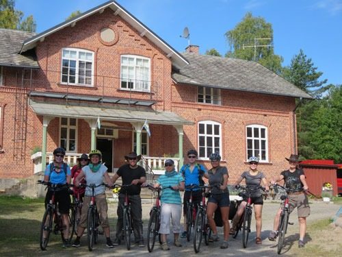 Gruppenfoto mit Bikes
