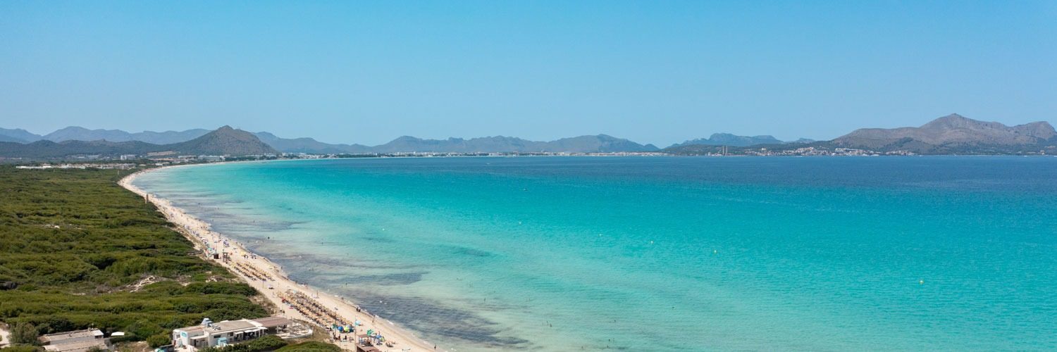 Blick auf den Strand auf Mallorca