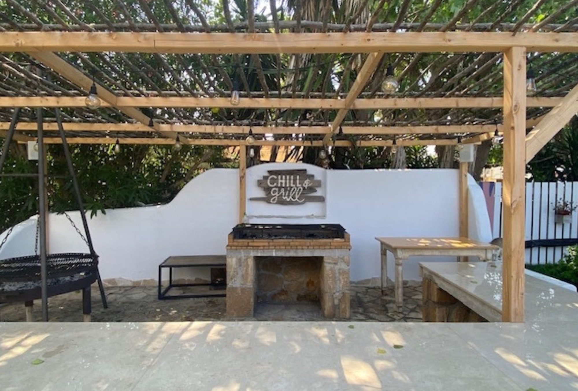 Chill & Grill Area