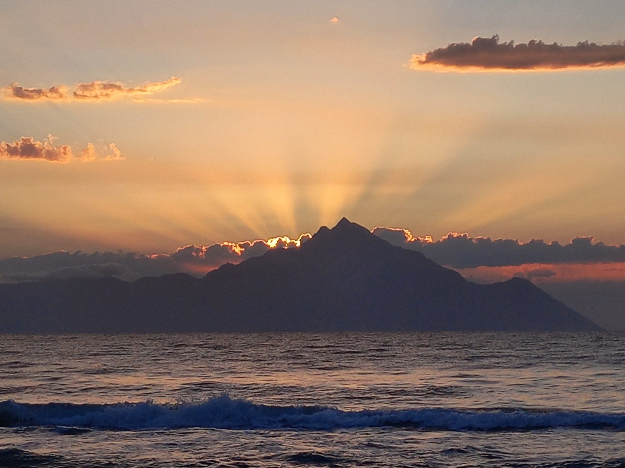 Sonnenaufgang hinter dem Athos