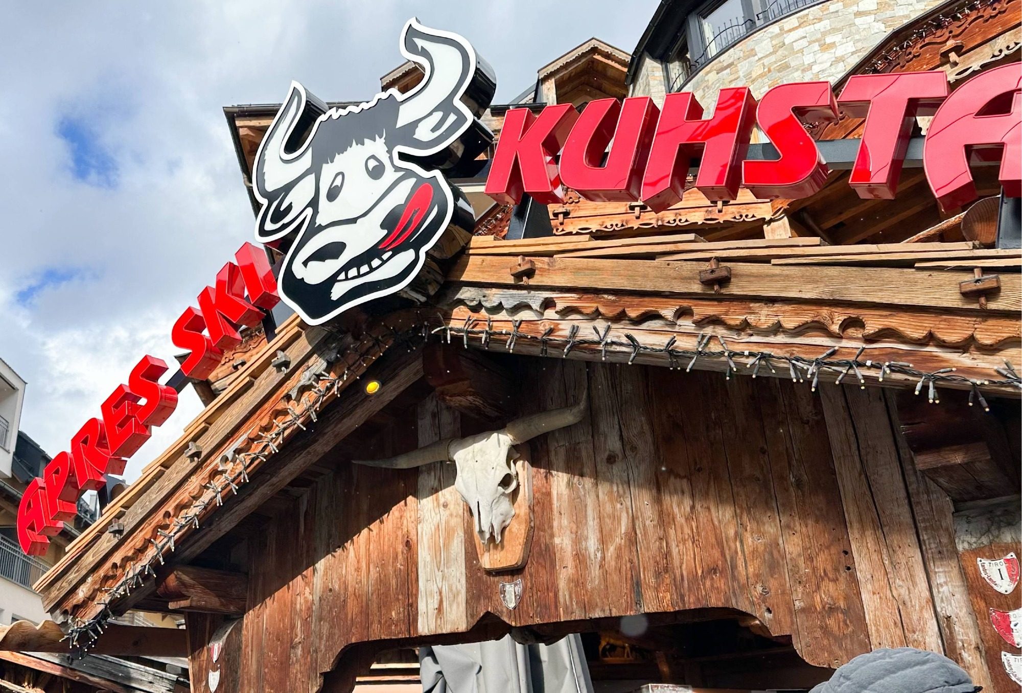 Kuhstall Apres-Ski Bar