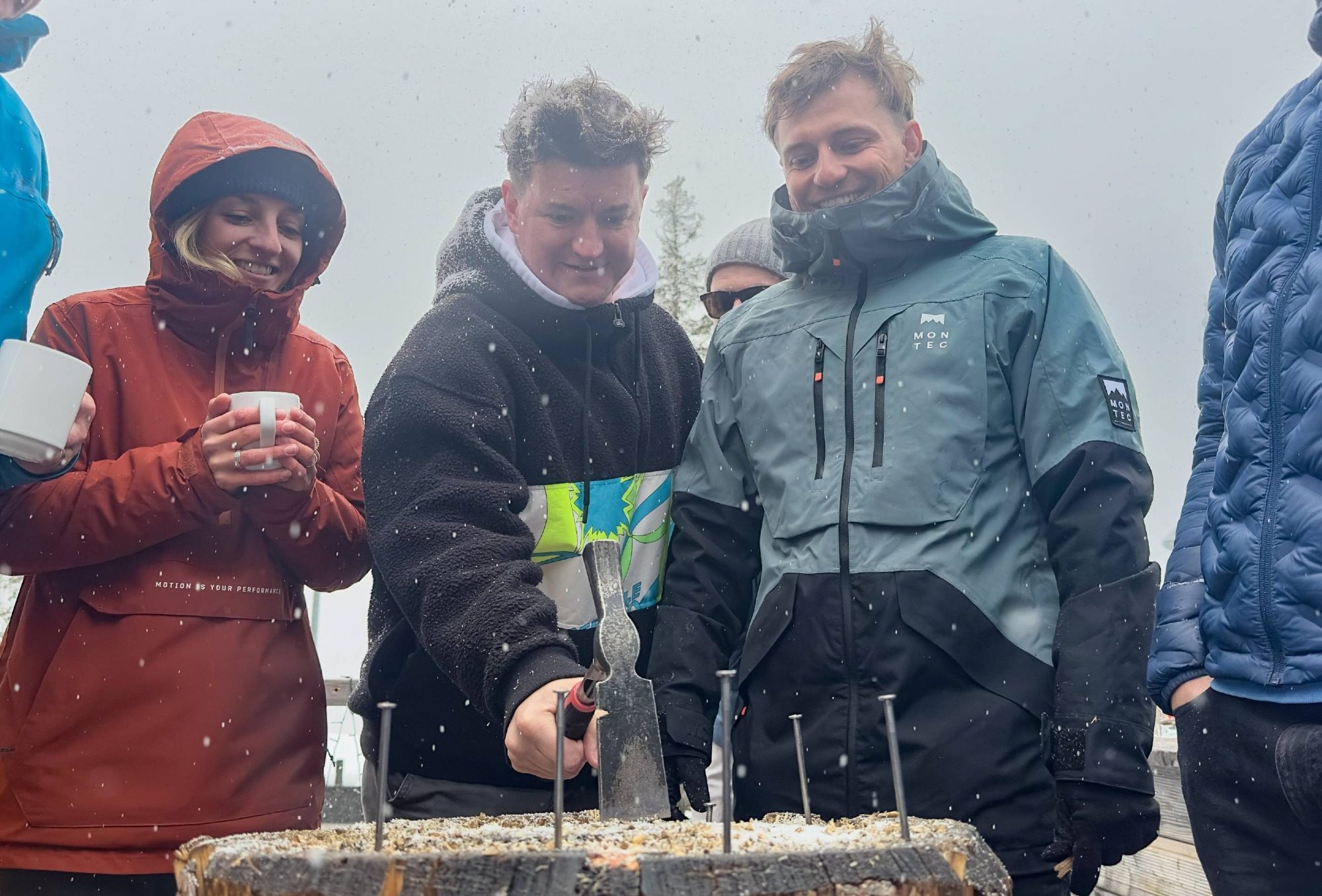 Nageln beim Apres Ski