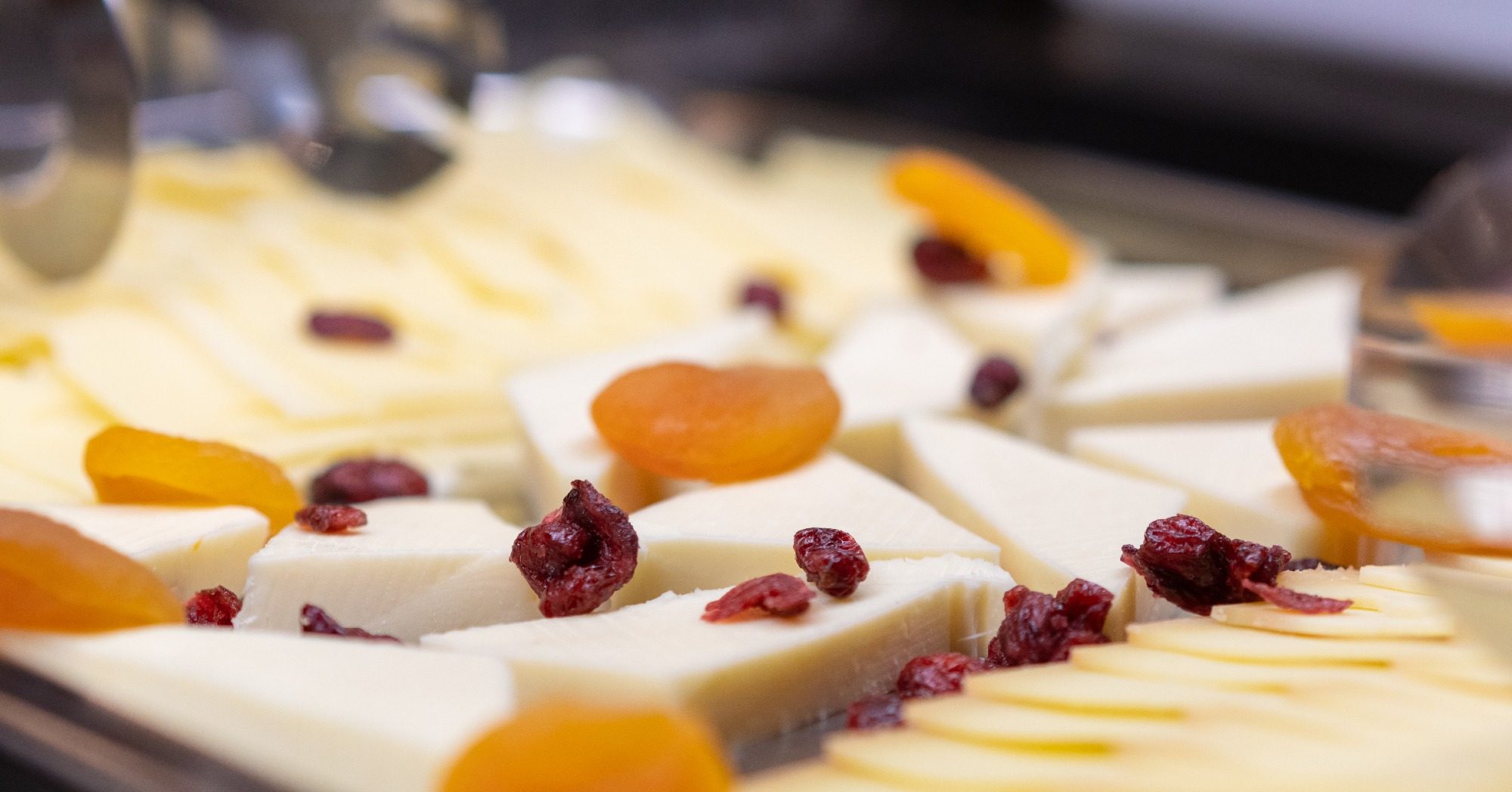 Eine Frau beim Langlaufen