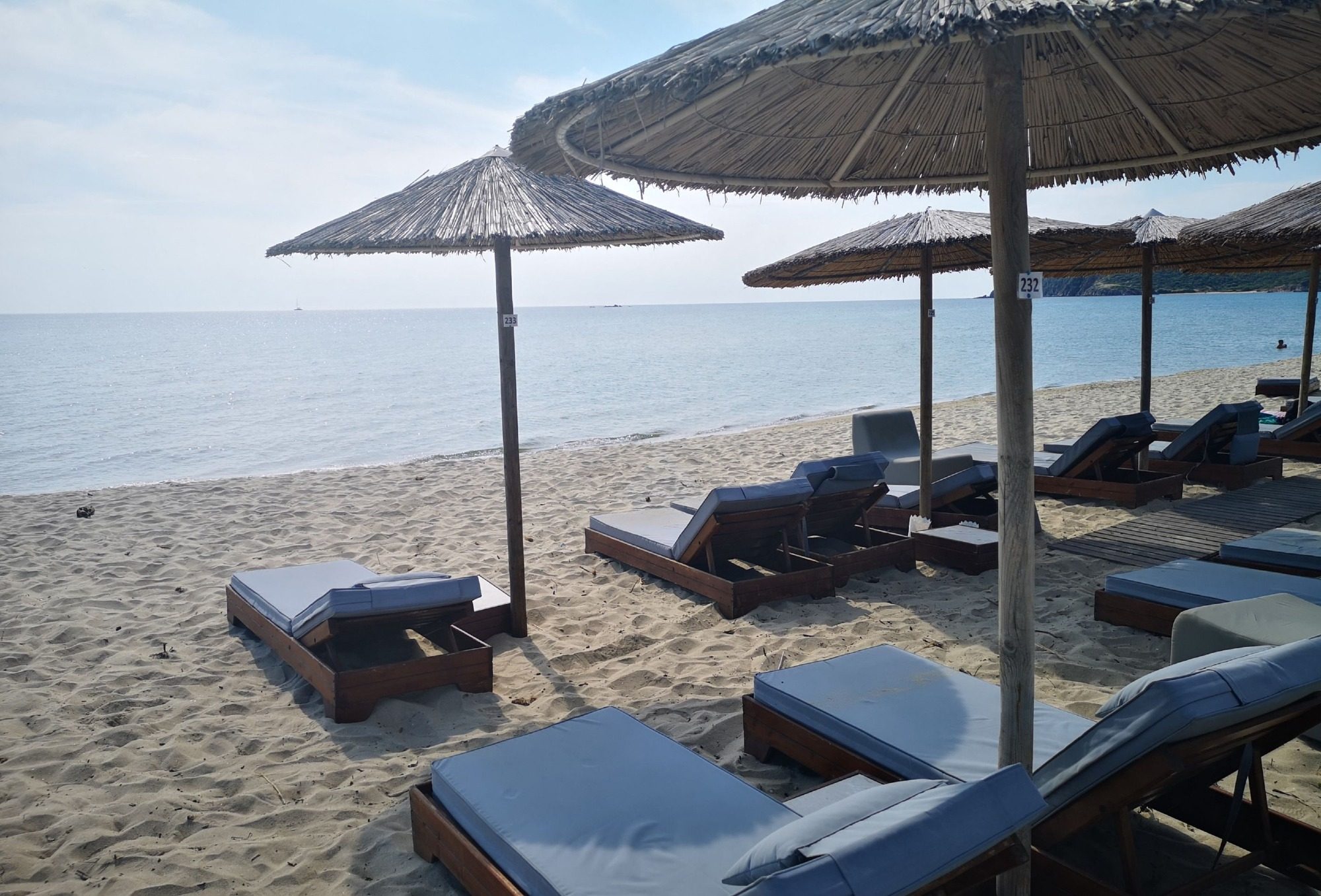 Strandliegen Sportclub Sarti Beach