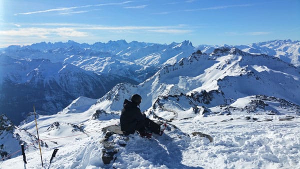 Pause auf dem Cime Caron mit Blick Orelle (3.200 m)