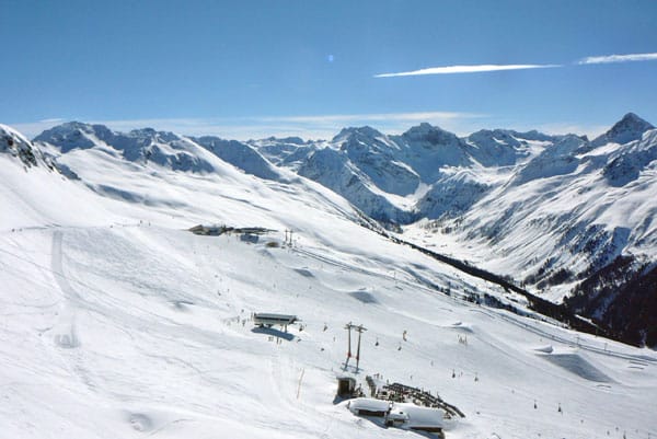Blick von der Bergstation Jakobshorn