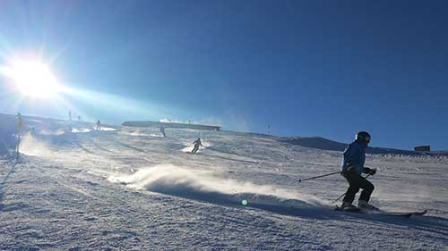 morgendliches Wedeln nahe der Kreuzjochalm (Zell)