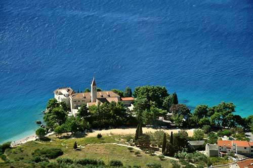 Kloster und Hotel von oben