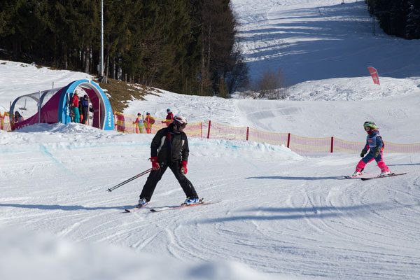 Als Kinderskilehrer in den Alpen