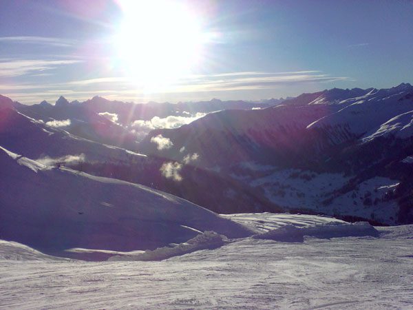 Nach 3 Tagen Schnee hatten wir zum Glück auch herrlich blauen Himmel