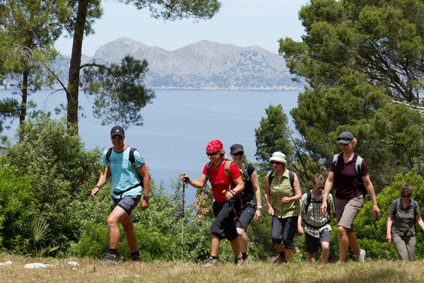 Wandern im Sommer am Mittelmeer