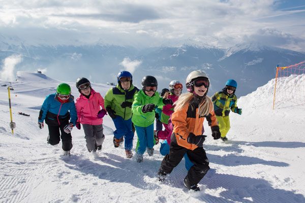 Mit Kindern günstig in den Skiurlaub fahren - wir zeigen Euch, wo das besonders gut möglich ist.