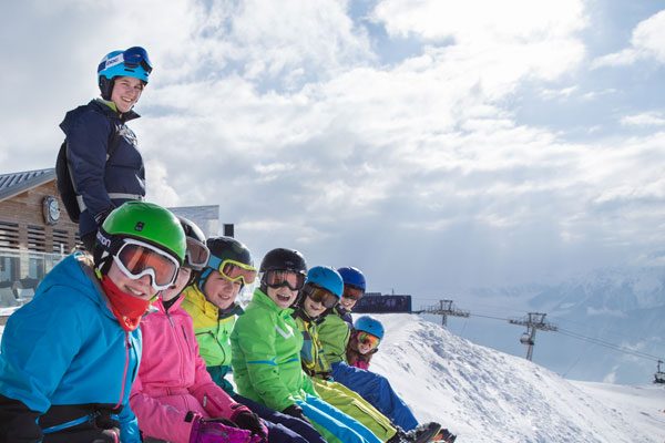 Zu Ostern sind die Skipässe für Kinder in vielen Skigebieten kostenlos.