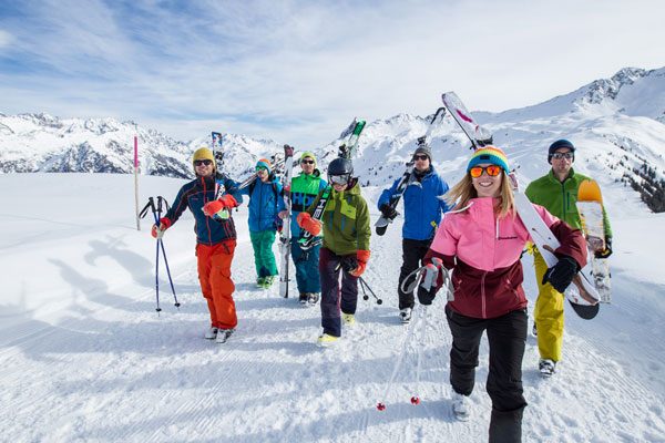 Wir verraten Euch, wann die beste Zeit zum Skifahren ist und geben Euch Geheimtipps, wir Ihr die Piste für Euch allein habt.