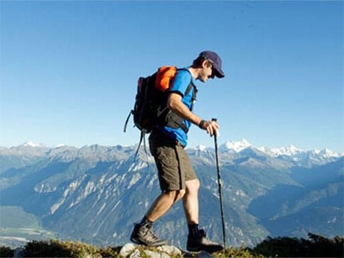 Wanderer auf einem Gipfel