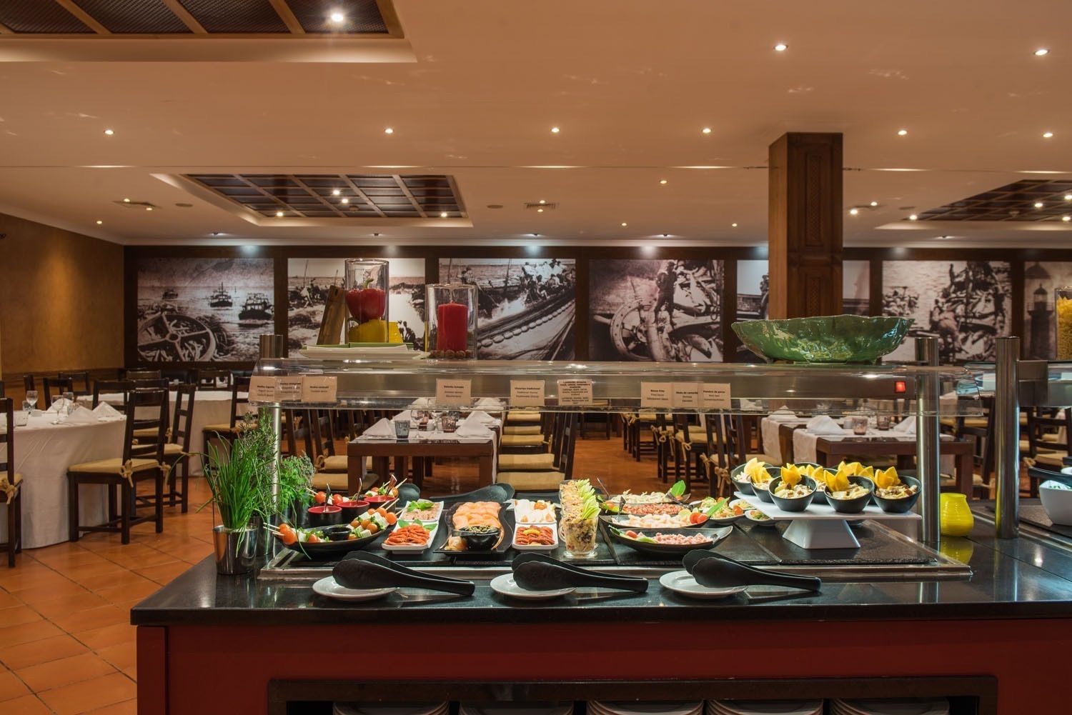 Essenssaal mit Buffet im Hotel Albacora
