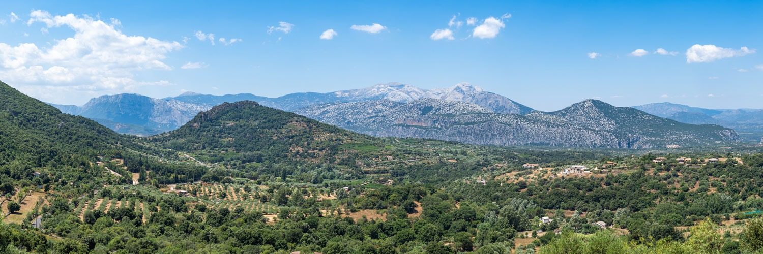 Hügelige Landschaft auf Sardinien